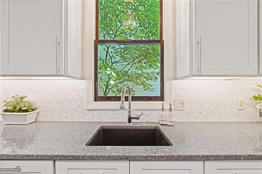 Atlanta, Georgia 30339, 3 Bedrooms Bedrooms, 0 ,2 BathroomsBathrooms,Residential,For Sale,7777531