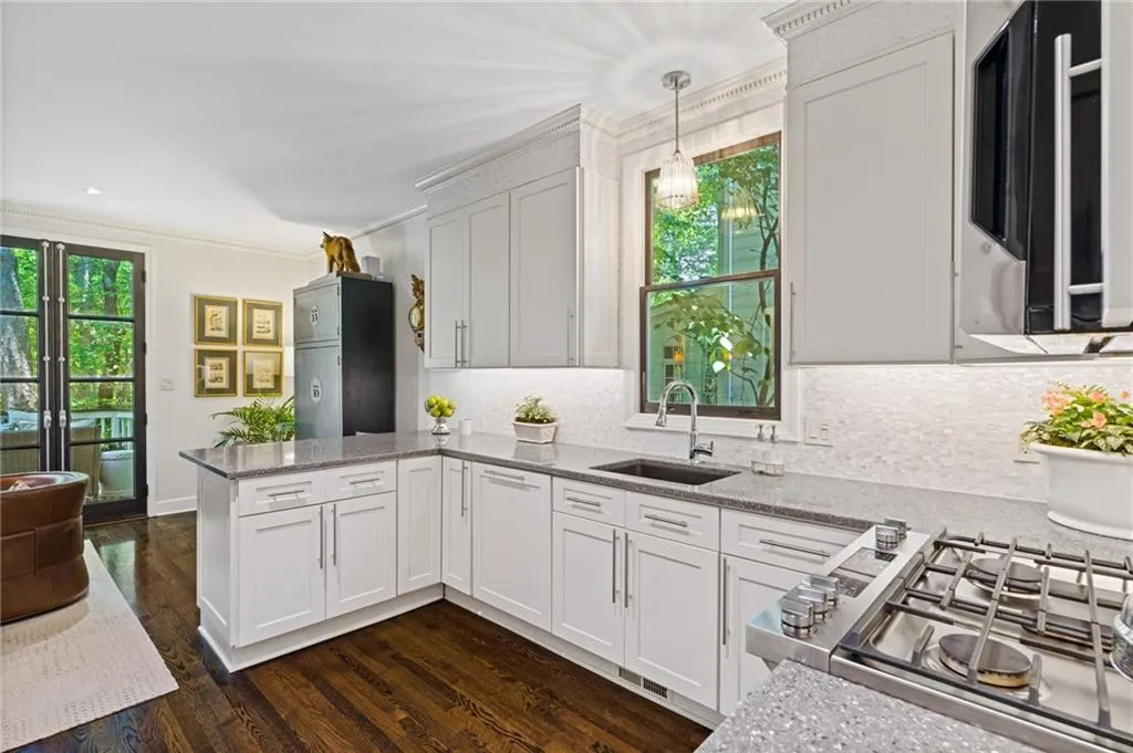 Atlanta, Georgia 30339, 3 Bedrooms Bedrooms, 0 ,2 BathroomsBathrooms,Residential,For Sale,7777531