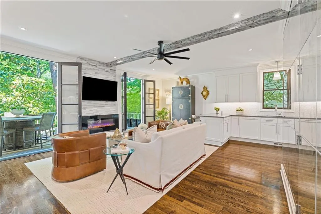 Atlanta, Georgia 30339, 3 Bedrooms Bedrooms, 0 ,2 BathroomsBathrooms,Residential,For Sale,7777531