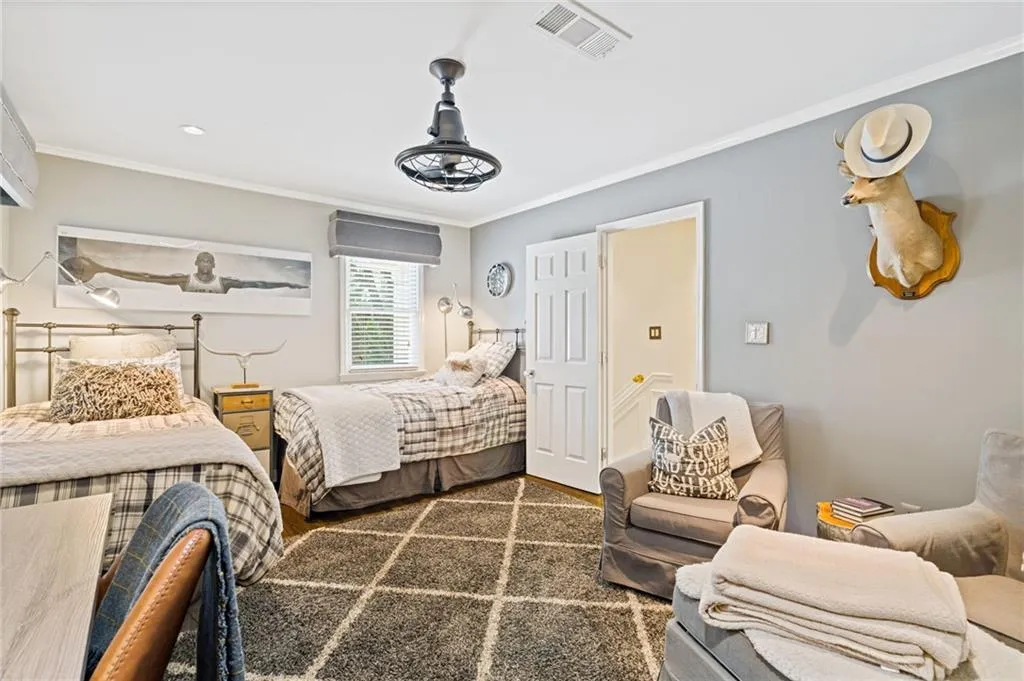 Atlanta, Georgia 30339, 3 Bedrooms Bedrooms, 0 ,2 BathroomsBathrooms,Residential,For Sale,7777531