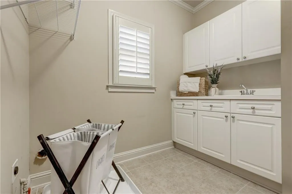 6248 Mount Vernon Oaks Drive, Sandy Springs, Georgia 30328, 4 Bedrooms Bedrooms, ,4 BathroomsBathrooms,Residential,Sold,6248 Mount Vernon Oaks Drive,6612855