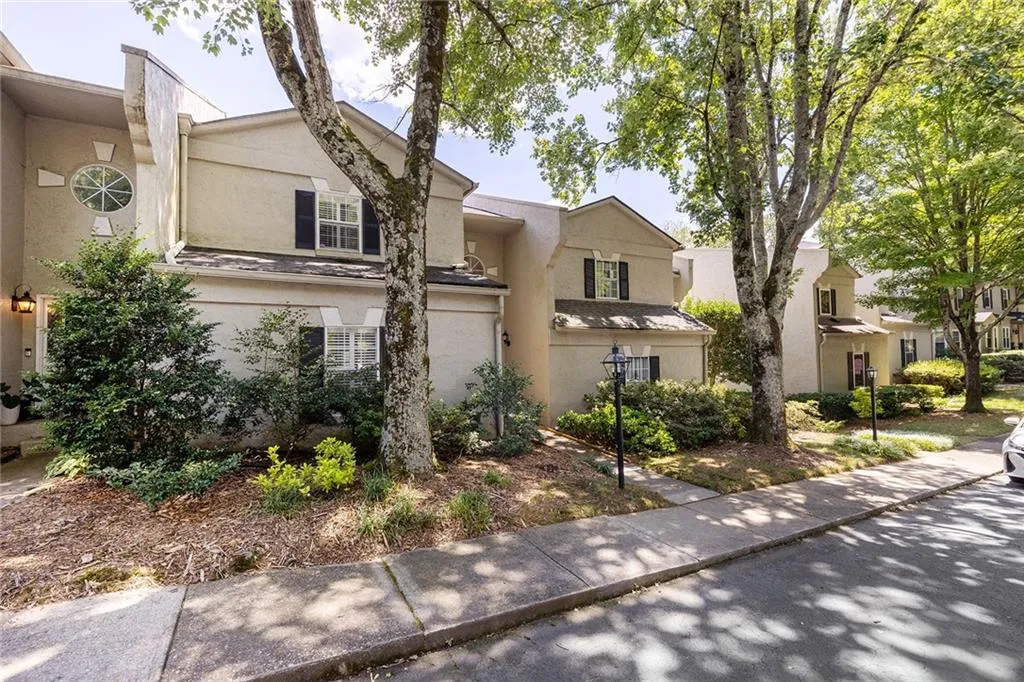 5996 Mitchell Road Unit 13, Atlanta, Georgia 30328, 3 Bedrooms Bedrooms, ,3 BathroomsBathrooms,Residential,Sold,5996 Mitchell Road Unit 13,7415385