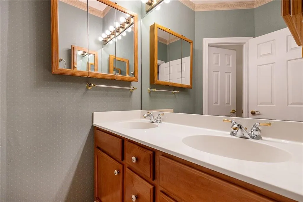 5996 Mitchell Road Unit 13, Atlanta, Georgia 30328, 3 Bedrooms Bedrooms, ,3 BathroomsBathrooms,Residential,Sold,5996 Mitchell Road Unit 13,7415385