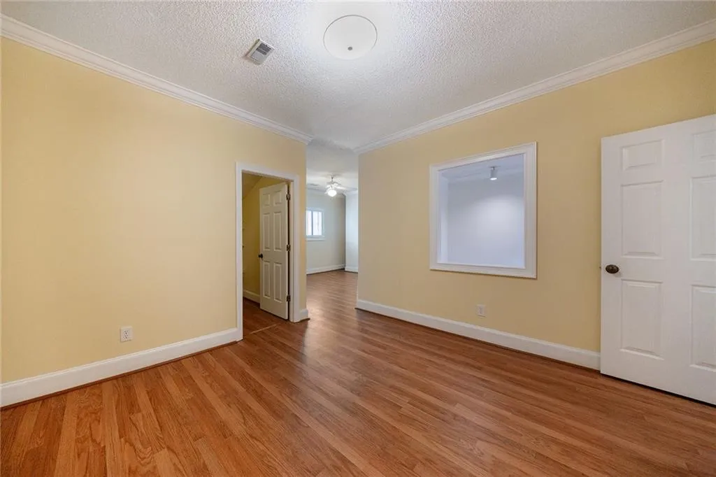 Sitting area, 2nd primary