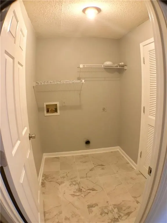 401 Abingdon Way, Atlanta, Georgia 30328, 2 Bedrooms Bedrooms, ,2 BathroomsBathrooms,Residential,Sold,401 Abingdon Way,6686453