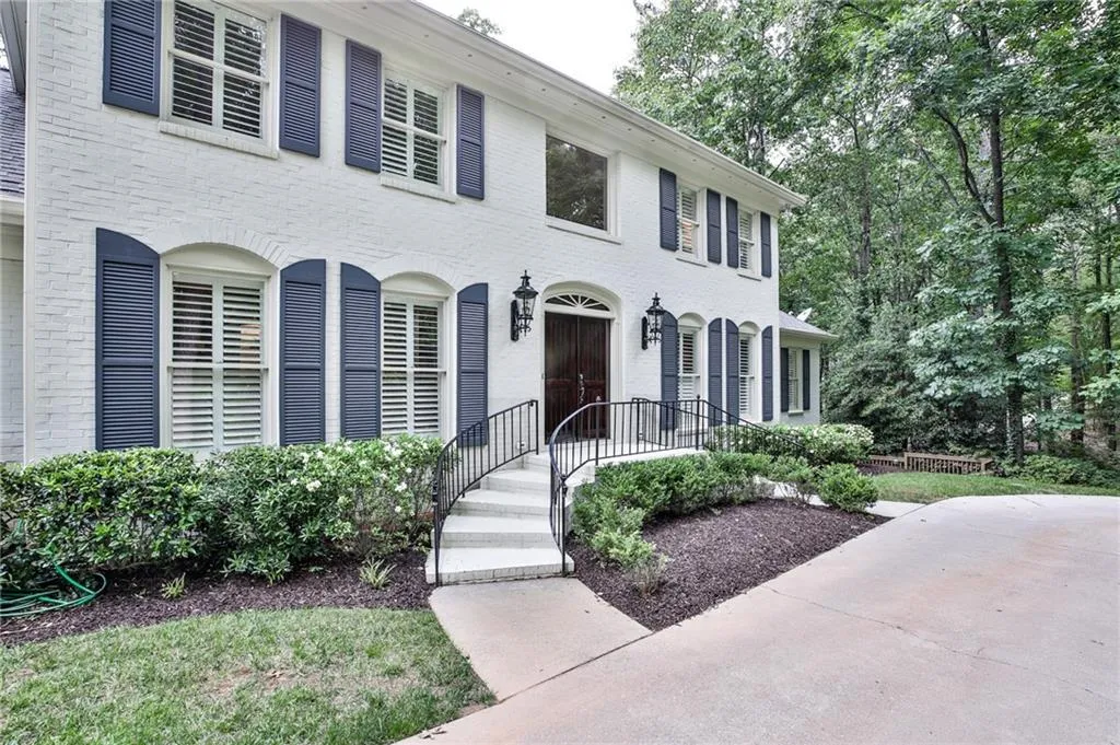 1320 Belmore Way, Sandy Springs, Georgia 30350, 5 Bedrooms Bedrooms, ,4 BathroomsBathrooms,Residential,Sold,1320 Belmore Way,6734083