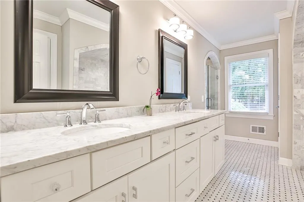 1320 Belmore Way, Sandy Springs, Georgia 30350, 5 Bedrooms Bedrooms, ,4 BathroomsBathrooms,Residential,Sold,1320 Belmore Way,6734083