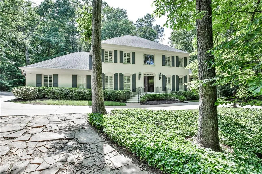 1320 Belmore Way, Sandy Springs, Georgia 30350, 5 Bedrooms Bedrooms, ,4 BathroomsBathrooms,Residential,Sold,1320 Belmore Way,6734083