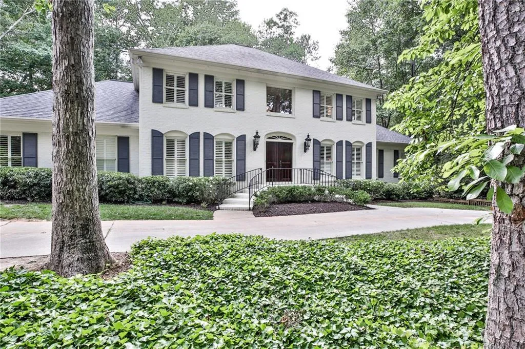 1320 Belmore Way, Sandy Springs, Georgia 30350, 5 Bedrooms Bedrooms, ,4 BathroomsBathrooms,Residential,Sold,1320 Belmore Way,6734083