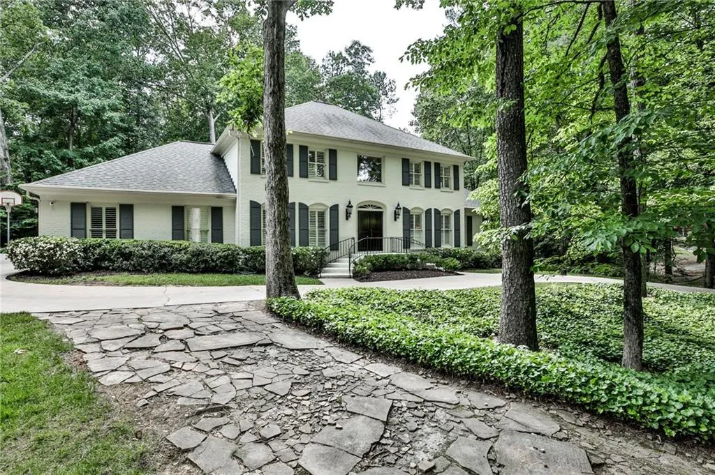 1320 Belmore Way, Sandy Springs, Georgia 30350, 5 Bedrooms Bedrooms, ,4 BathroomsBathrooms,Residential,Sold,1320 Belmore Way,6734083