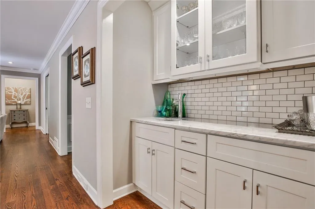 1320 Belmore Way, Sandy Springs, Georgia 30350, 5 Bedrooms Bedrooms, ,4 BathroomsBathrooms,Residential,Sold,1320 Belmore Way,6734083