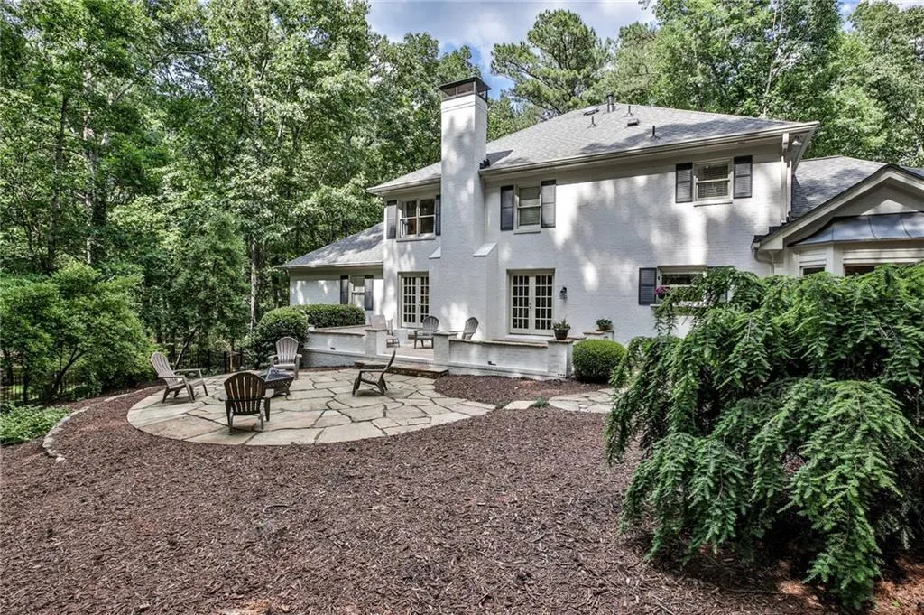 1320 Belmore Way, Sandy Springs, Georgia 30350, 5 Bedrooms Bedrooms, ,4 BathroomsBathrooms,Residential,Sold,1320 Belmore Way,6734083