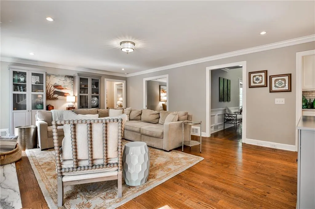 1320 Belmore Way, Sandy Springs, Georgia 30350, 5 Bedrooms Bedrooms, ,4 BathroomsBathrooms,Residential,Sold,1320 Belmore Way,6734083