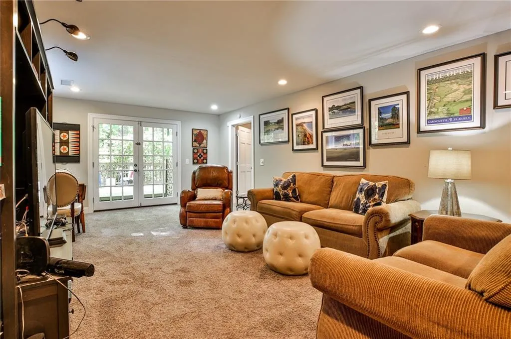 1320 Belmore Way, Sandy Springs, Georgia 30350, 5 Bedrooms Bedrooms, ,4 BathroomsBathrooms,Residential,Sold,1320 Belmore Way,6734083
