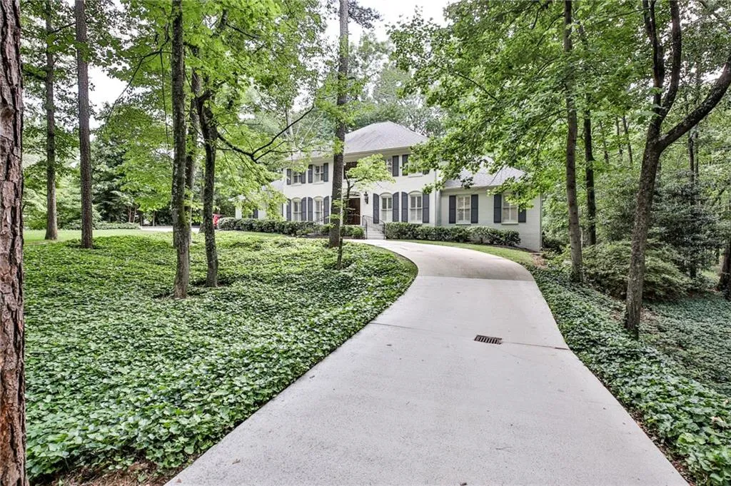 1320 Belmore Way, Sandy Springs, Georgia 30350, 5 Bedrooms Bedrooms, ,4 BathroomsBathrooms,Residential,Sold,1320 Belmore Way,6734083