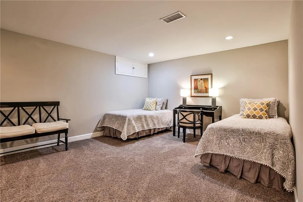 1320 Belmore Way, Sandy Springs, Georgia 30350, 5 Bedrooms Bedrooms, ,4 BathroomsBathrooms,Residential,Sold,1320 Belmore Way,6734083