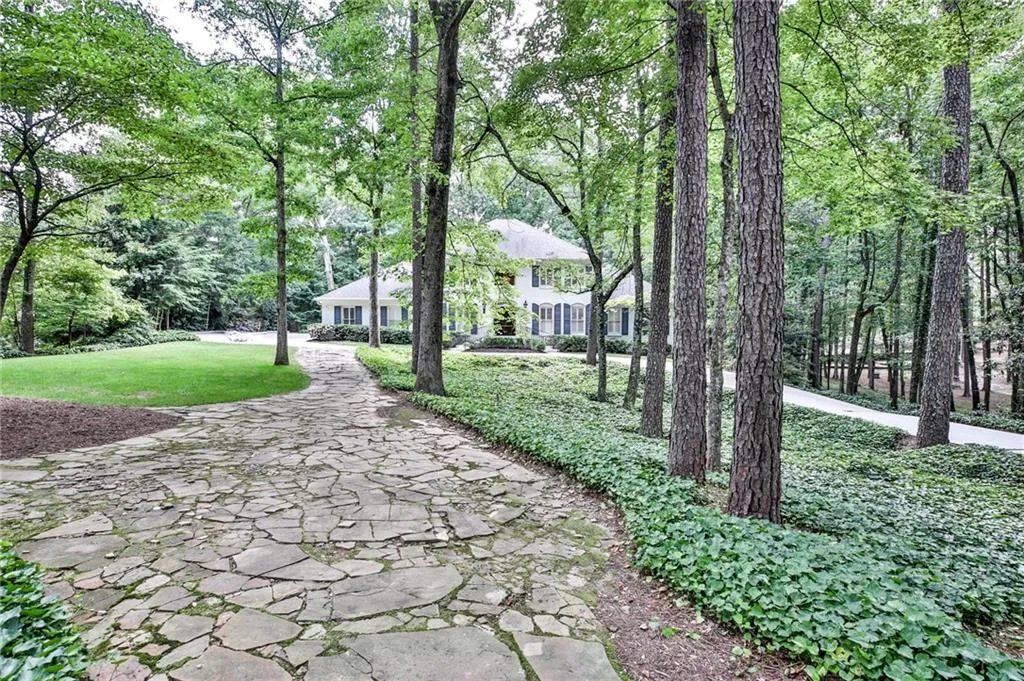 1320 Belmore Way, Sandy Springs, Georgia 30350, 5 Bedrooms Bedrooms, ,4 BathroomsBathrooms,Residential,Sold,1320 Belmore Way,6734083