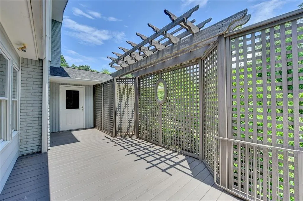 6695 River Springs Court, Atlanta, Georgia 30328, 4 Bedrooms Bedrooms, ,2 BathroomsBathrooms,Residential,Sold,6695 River Springs Court,6896111 6695 River Springs Court, Atlanta, Georgia 30328, 4 Bedrooms Bedrooms, ,2 BathroomsBathrooms,Residential,Sold,6695 River Springs Court,6896111