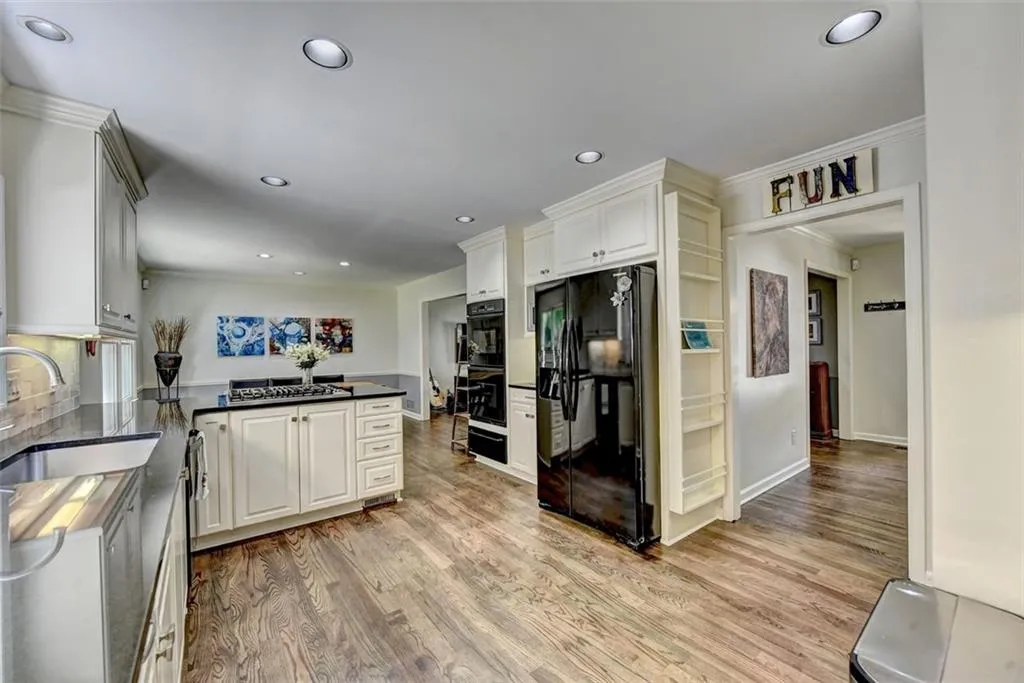 6695 River Springs Court, Atlanta, Georgia 30328, 4 Bedrooms Bedrooms, ,2 BathroomsBathrooms,Residential,Sold,6695 River Springs Court,6896111 6695 River Springs Court, Atlanta, Georgia 30328, 4 Bedrooms Bedrooms, ,2 BathroomsBathrooms,Residential,Sold,6695 River Springs Court,6896111