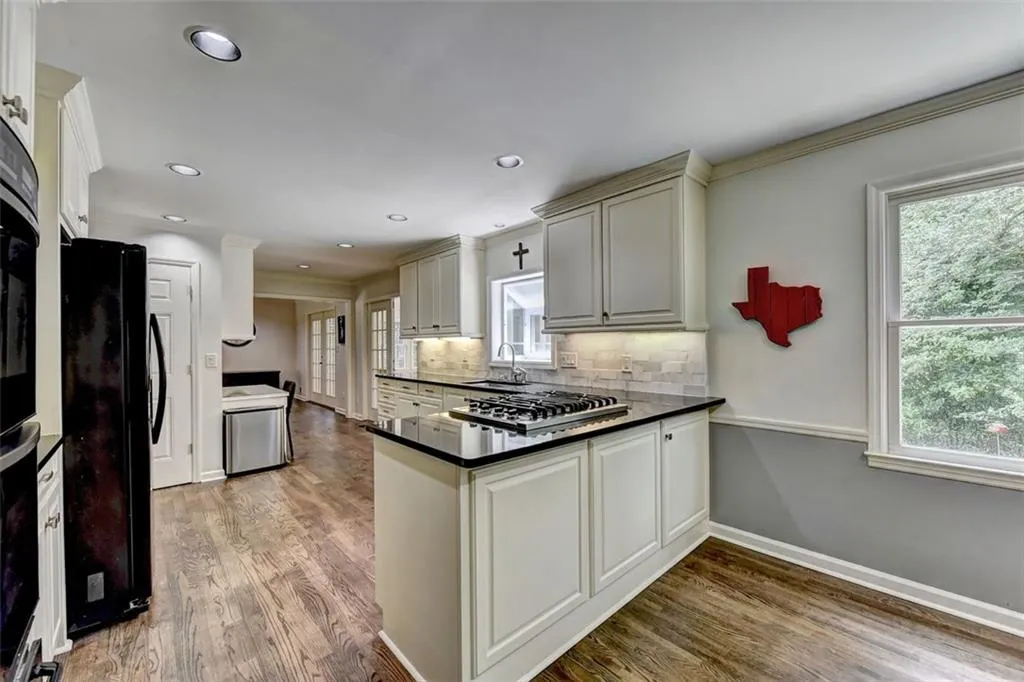 6695 River Springs Court, Atlanta, Georgia 30328, 4 Bedrooms Bedrooms, ,2 BathroomsBathrooms,Residential,Sold,6695 River Springs Court,6896111 6695 River Springs Court, Atlanta, Georgia 30328, 4 Bedrooms Bedrooms, ,2 BathroomsBathrooms,Residential,Sold,6695 River Springs Court,6896111