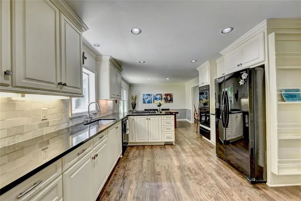 6695 River Springs Court, Atlanta, Georgia 30328, 4 Bedrooms Bedrooms, ,2 BathroomsBathrooms,Residential,Sold,6695 River Springs Court,6896111 6695 River Springs Court, Atlanta, Georgia 30328, 4 Bedrooms Bedrooms, ,2 BathroomsBathrooms,Residential,Sold,6695 River Springs Court,6896111