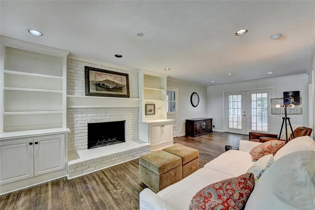 6695 River Springs Court, Atlanta, Georgia 30328, 4 Bedrooms Bedrooms, ,2 BathroomsBathrooms,Residential,Sold,6695 River Springs Court,6896111 6695 River Springs Court, Atlanta, Georgia 30328, 4 Bedrooms Bedrooms, ,2 BathroomsBathrooms,Residential,Sold,6695 River Springs Court,6896111