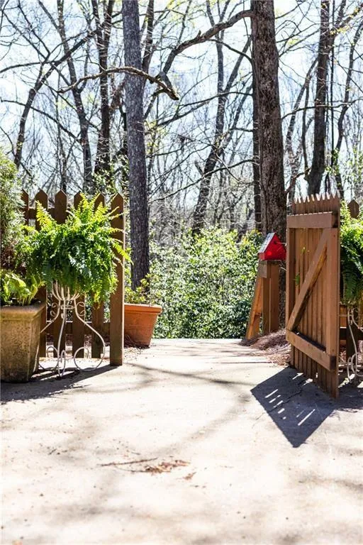 310 Cameron Ridge Drive Nw, Atlanta, Georgia 30328, 4 Bedrooms Bedrooms, ,3 BathroomsBathrooms,Residential,Sold,310 Cameron Ridge Drive Nw,7731822