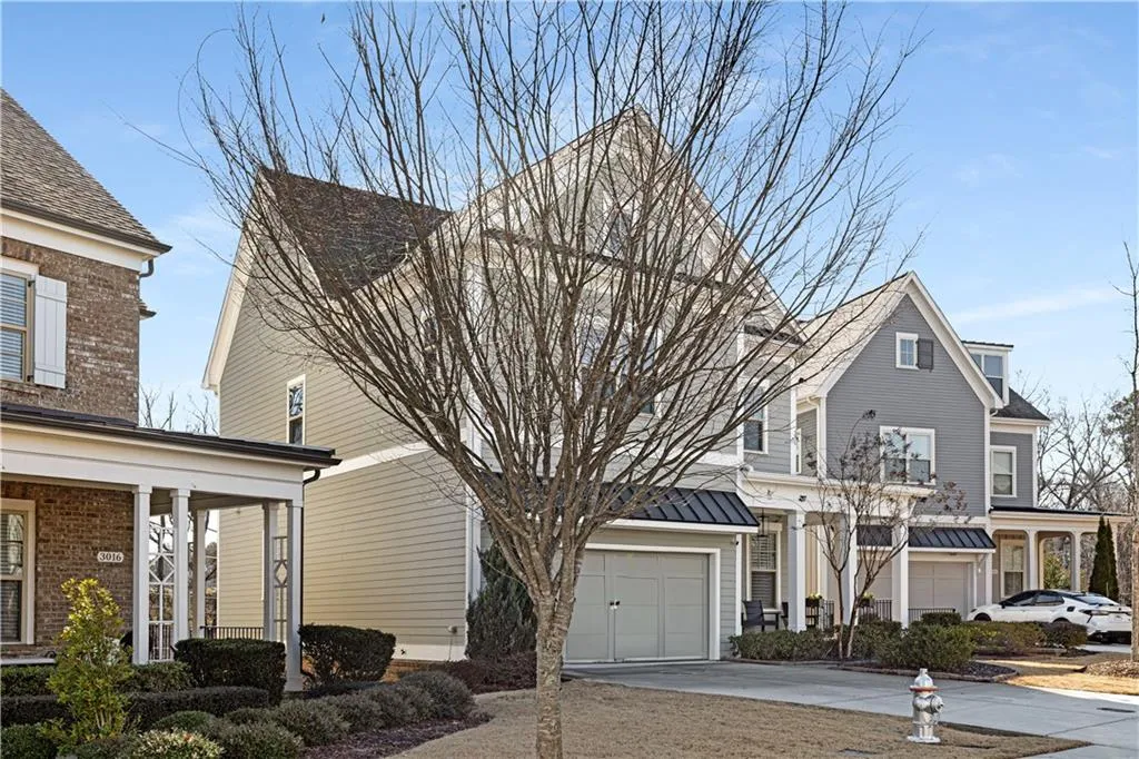 View of front property featuring a garage
