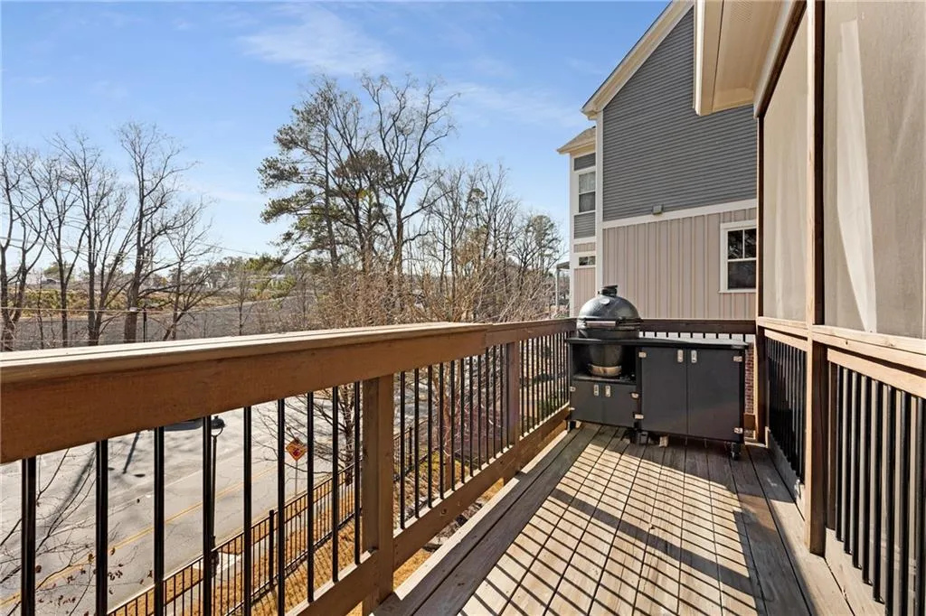 Wooden terrace with area for grilling