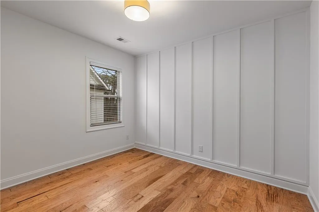 Even your guest rooms have hardwood floors and wall accence.