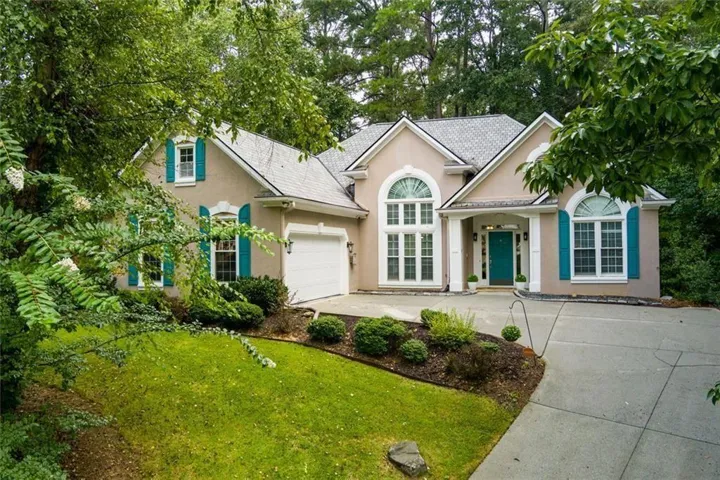 102 Legacy Court, Woodstock, Georgia 30189