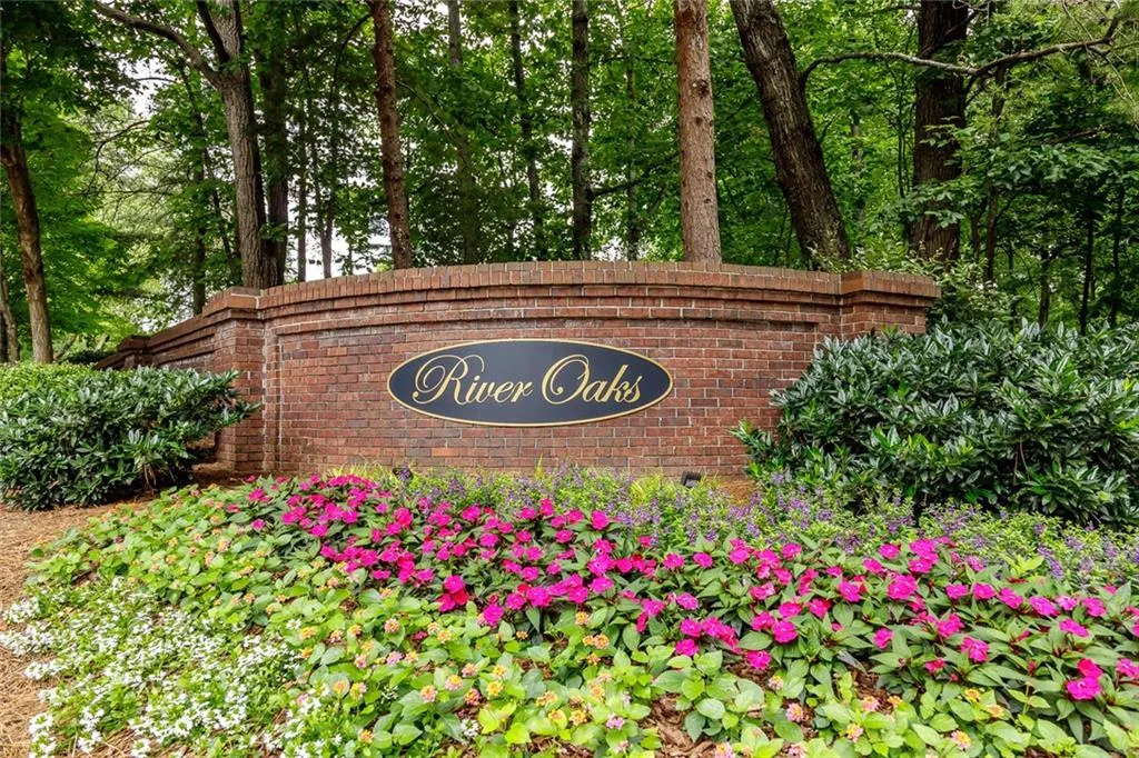 5680 River Oaks Place Unit 25, Atlanta, Georgia 30327, 2 Bedrooms Bedrooms, ,2 BathroomsBathrooms,Residential,Sold,5680 River Oaks Place Unit 25,6739647