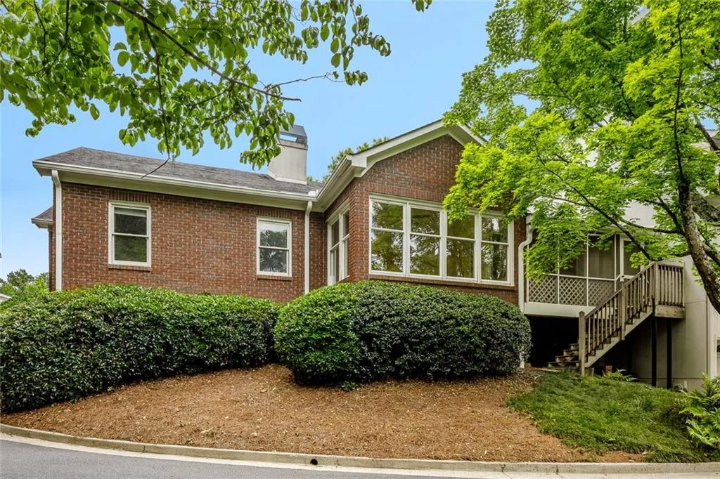 5680 River Oaks Place Unit 25, Atlanta, Georgia 30327, 2 Bedrooms Bedrooms, ,2 BathroomsBathrooms,Residential,Sold,5680 River Oaks Place Unit 25,6739647