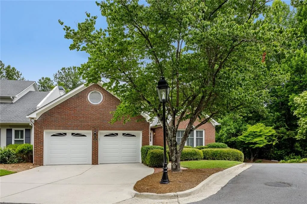 5680 River Oaks Place Unit 25, Atlanta, Georgia 30327, 2 Bedrooms Bedrooms, ,2 BathroomsBathrooms,Residential,Sold,5680 River Oaks Place Unit 25,6739647