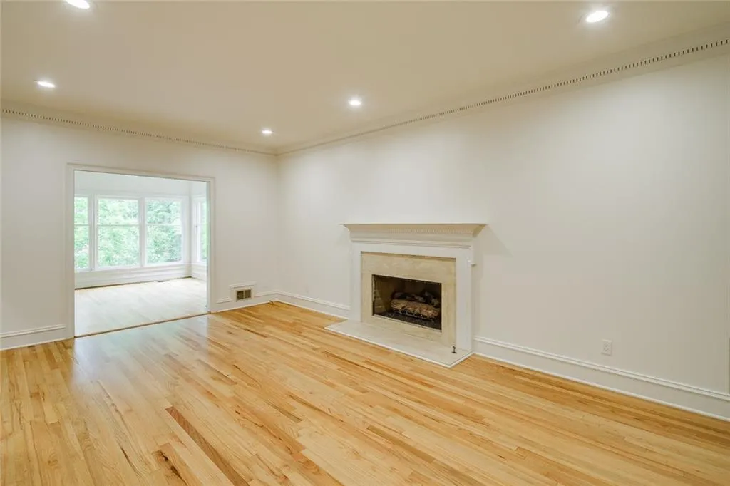 5680 River Oaks Place Unit 25, Atlanta, Georgia 30327, 2 Bedrooms Bedrooms, ,2 BathroomsBathrooms,Residential,Sold,5680 River Oaks Place Unit 25,6739647