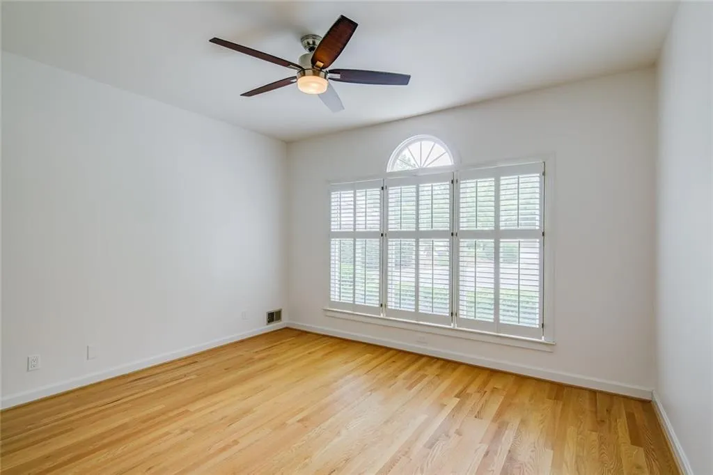 5680 River Oaks Place Unit 25, Atlanta, Georgia 30327, 2 Bedrooms Bedrooms, ,2 BathroomsBathrooms,Residential,Sold,5680 River Oaks Place Unit 25,6739647