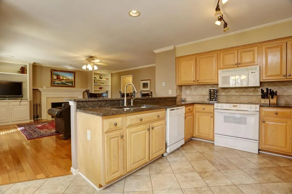 1171 Daventry Way Ne, Brookhaven, Georgia 30319, 3 Bedrooms Bedrooms, ,2 BathroomsBathrooms,Residential,Sold,1171 Daventry Way Ne,5654407