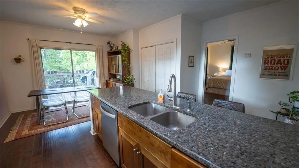 2881 Parrott Avenue Nw, Atlanta, Georgia 30318, 2 Bedrooms Bedrooms, ,2 BathroomsBathrooms,Residential,For Sale,2881 Parrott Avenue Nw,7664550