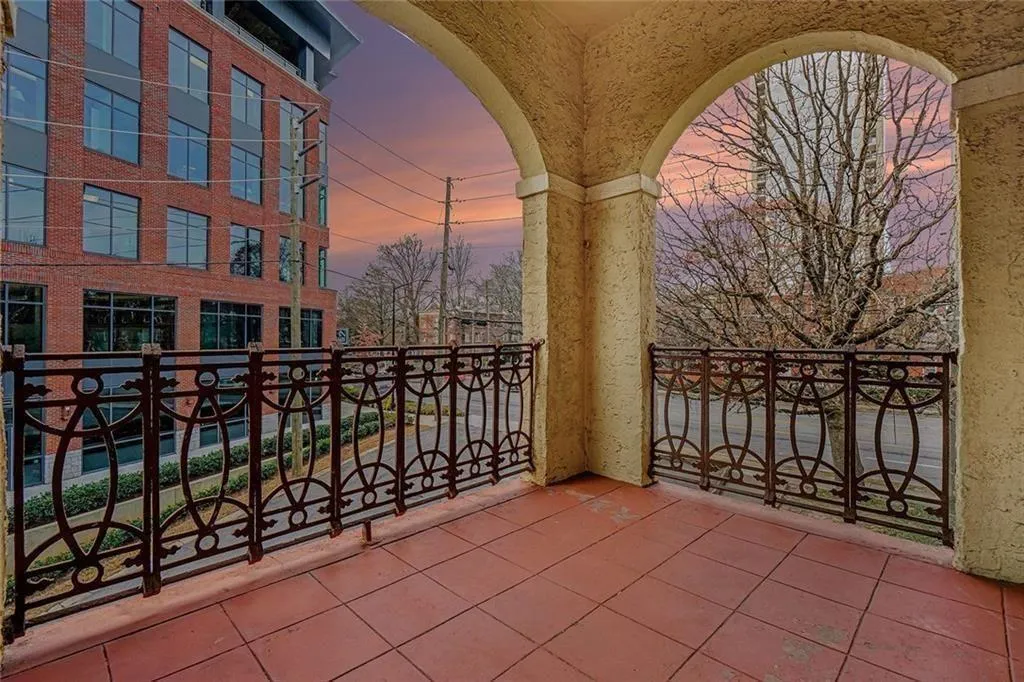 2855 Peachtree Road Ne Unit 201, Atlanta, Georgia 30305, 2 Bedrooms Bedrooms, 0 ,2 BathroomsBathrooms,Residential,For Sale,2855 Peachtree Road Ne Unit 201,7698212