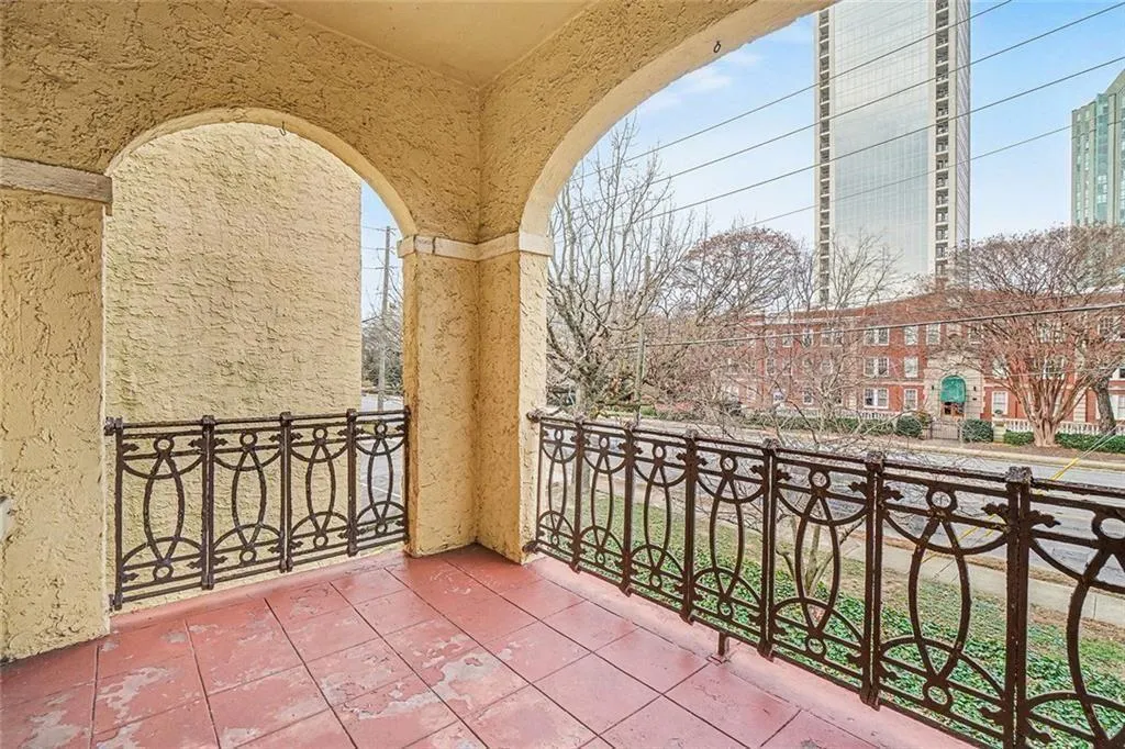 2855 Peachtree Road Ne Unit 201, Atlanta, Georgia 30305, 2 Bedrooms Bedrooms, 0 ,2 BathroomsBathrooms,Residential,For Sale,2855 Peachtree Road Ne Unit 201,7698212