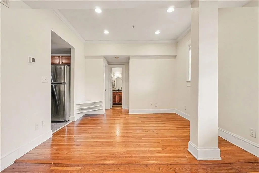2855 Peachtree Road Ne Unit 201, Atlanta, Georgia 30305, 2 Bedrooms Bedrooms, 0 ,2 BathroomsBathrooms,Residential,For Sale,2855 Peachtree Road Ne Unit 201,7698212
