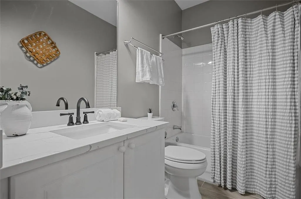 5945 Reddington Way, Sandy Springs, Georgia 30328, 3 Bedrooms Bedrooms, ,3 BathroomsBathrooms,Residential,Sold,5945 Reddington Way,6975538