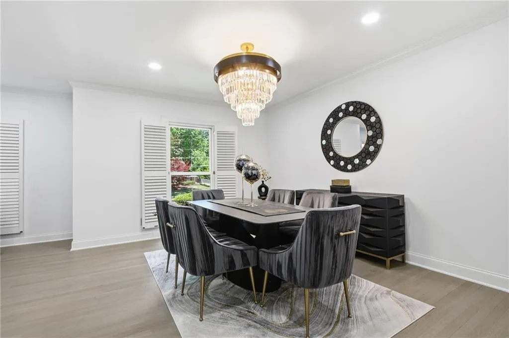 460 Riverside Parkway, Sandy Springs, Georgia 30328, 5 Bedrooms Bedrooms, ,5 BathroomsBathrooms,Residential,For Sale,460 Riverside Parkway,7756187