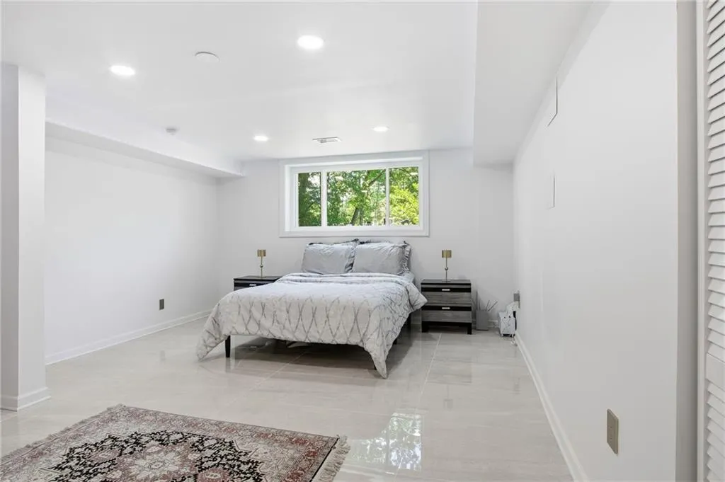 460 Riverside Parkway, Sandy Springs, Georgia 30328, 5 Bedrooms Bedrooms, ,5 BathroomsBathrooms,Residential,For Sale,460 Riverside Parkway,7756187