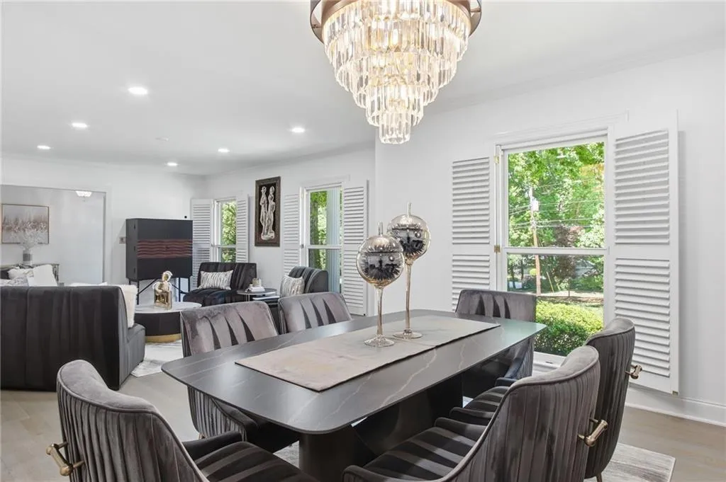 460 Riverside Parkway, Sandy Springs, Georgia 30328, 5 Bedrooms Bedrooms, ,5 BathroomsBathrooms,Residential,For Sale,460 Riverside Parkway,7756187