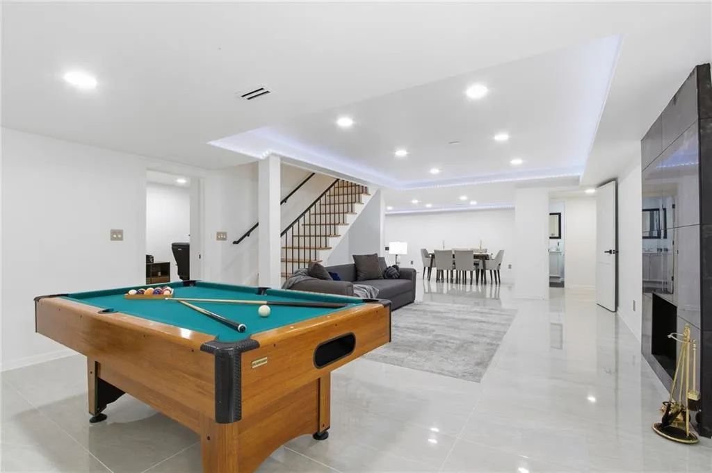 460 Riverside Parkway, Sandy Springs, Georgia 30328, 5 Bedrooms Bedrooms, ,5 BathroomsBathrooms,Residential,For Sale,460 Riverside Parkway,7756187
