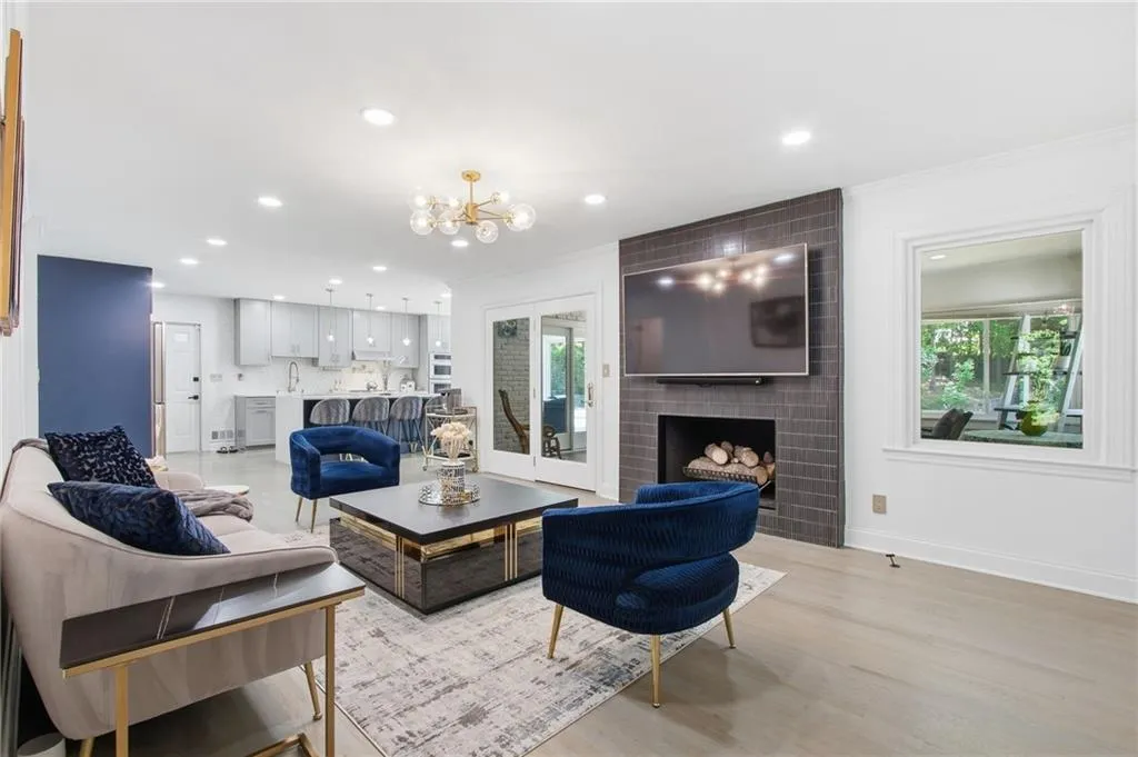 460 Riverside Parkway, Sandy Springs, Georgia 30328, 5 Bedrooms Bedrooms, ,5 BathroomsBathrooms,Residential,For Sale,460 Riverside Parkway,7756187