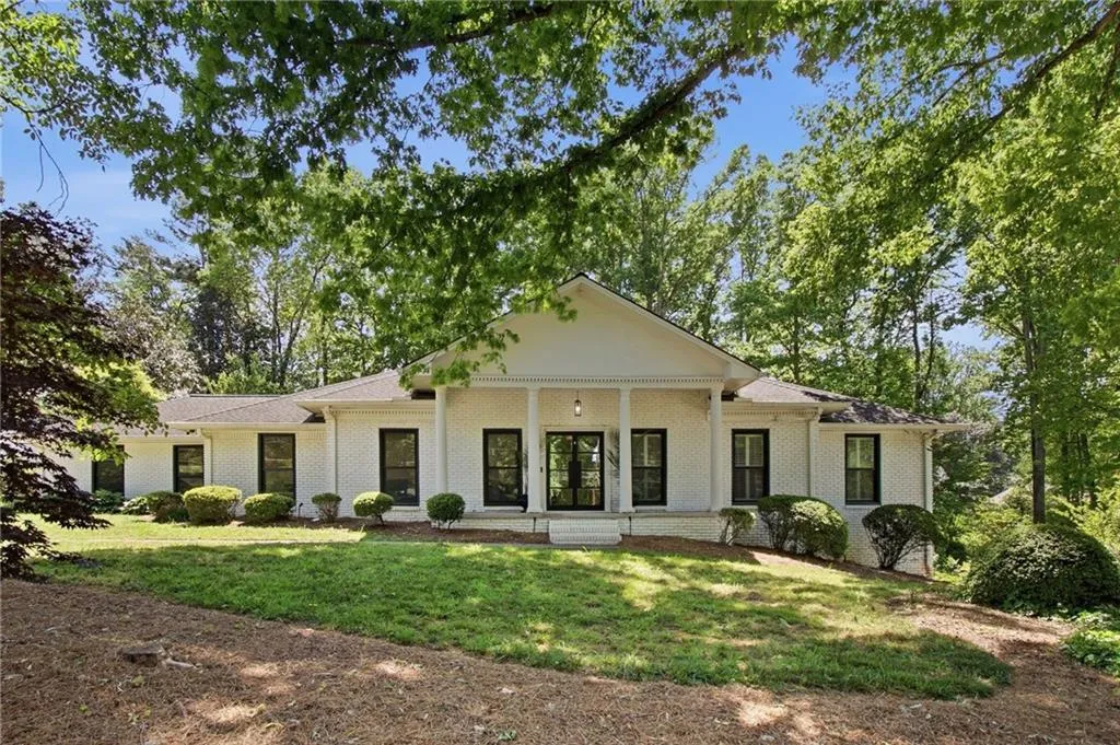 460 Riverside Parkway, Sandy Springs, Georgia 30328, 5 Bedrooms Bedrooms, ,5 BathroomsBathrooms,Residential,For Sale,460 Riverside Parkway,7756187