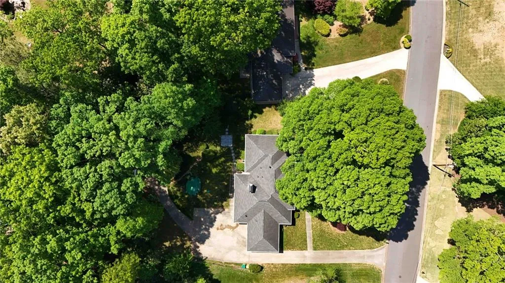 460 Riverside Parkway, Sandy Springs, Georgia 30328, 5 Bedrooms Bedrooms, ,5 BathroomsBathrooms,Residential,For Sale,460 Riverside Parkway,7756187