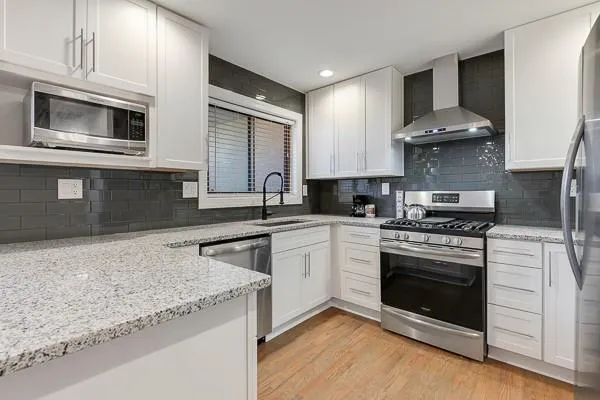 5400 Roswell Road Unit D2, Atlanta, Georgia 30342, 3 Bedrooms Bedrooms, ,2 BathroomsBathrooms,Residential,Sold,5400 Roswell Road Unit D2,6515783